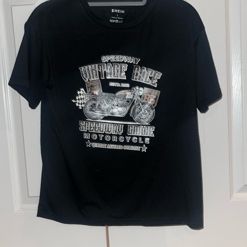 SHEIN GRAPHIC TEE!